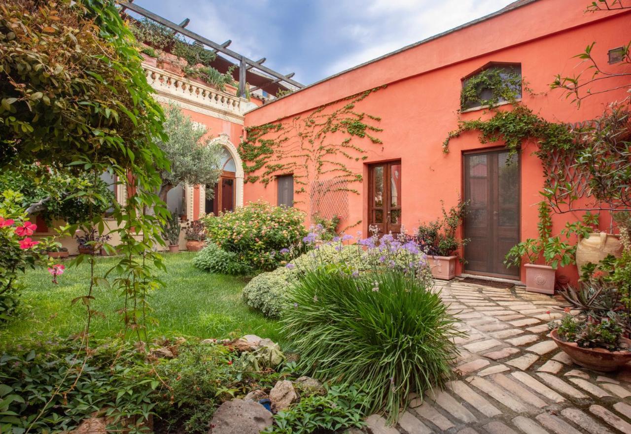 Casa Isotta Acomodação com café da manhã Quartu SantʼElena Exterior foto